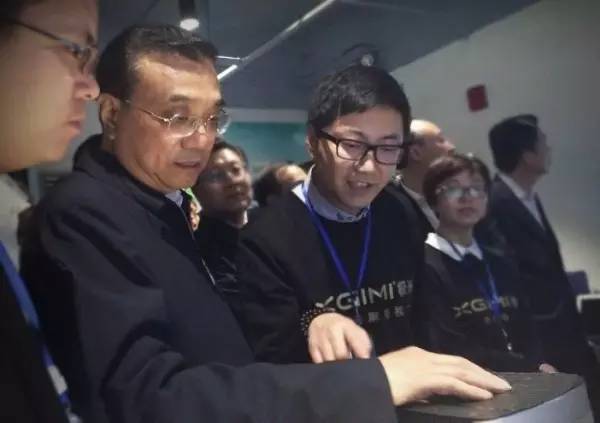 极米创始人，3年13亿，家用投影机成功背后的坚持和忍耐。